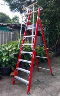 บันไดแพลตฟอร์มไฟเบอร์กลาสติดล้อ7ขั้นBarco