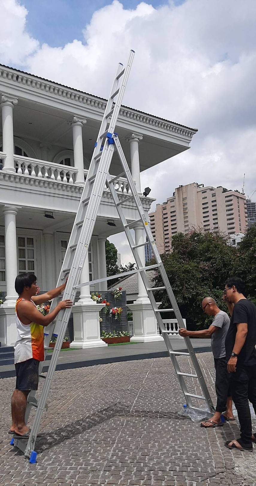 บันไดพาด3ตอนปรับกางเป็นทรงเอได้12ฟุตLD-SA0312