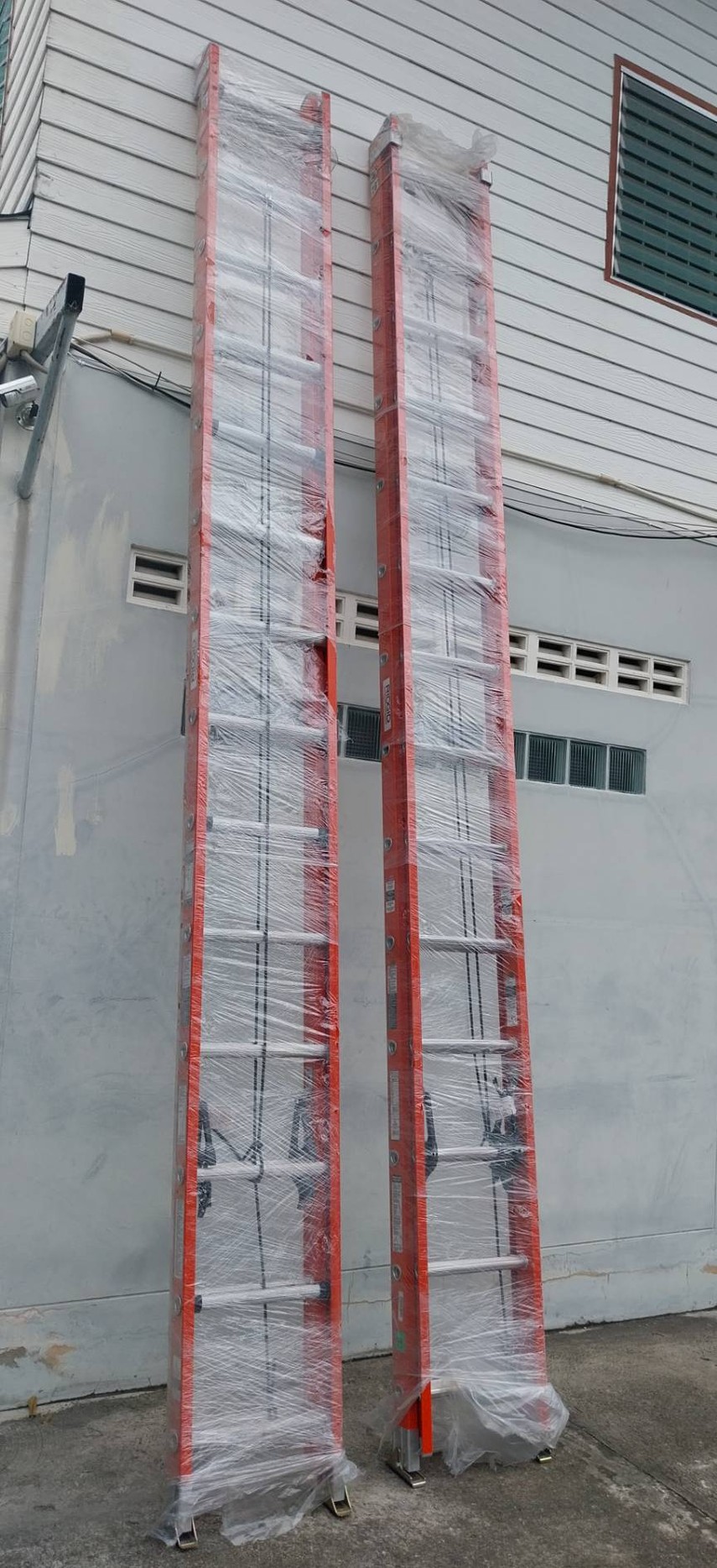 บันไดไฟเบอร์กลาสสไลด์เลื่อน2ตอนขนาด28ฟุตRidgid