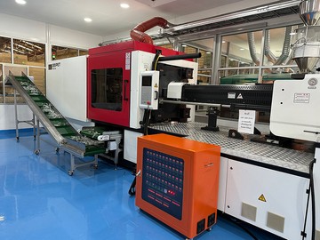 เครื่องฉีดพรีฟอร์ม-2