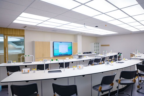 SeniorSchoolSkylightBuildingScienceRoom
