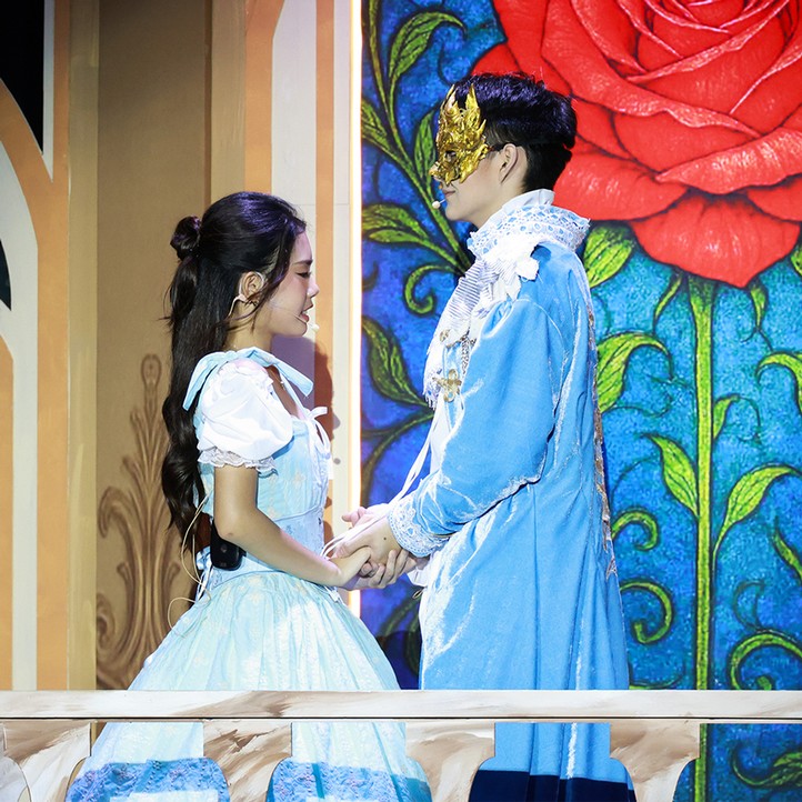 Beauty-and-the-Beast-Performance