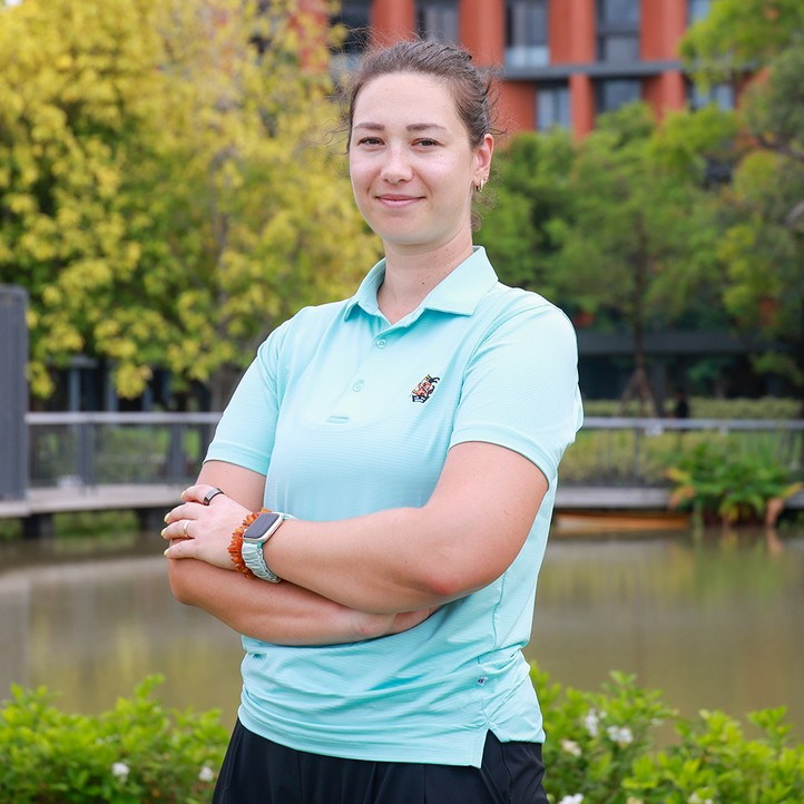 Welligton-College-Bangkok-Golf-Coach-Anna-Svanka-Mezule-Portrait