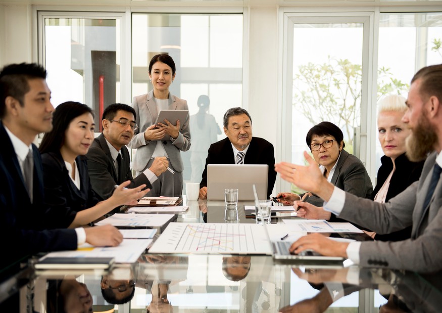 business-discussion-meeting-presentation-briefing