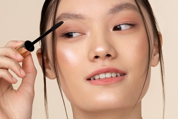 whitecarecaremakeup07mascara