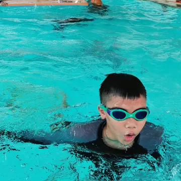 HonorSwimmer25-26