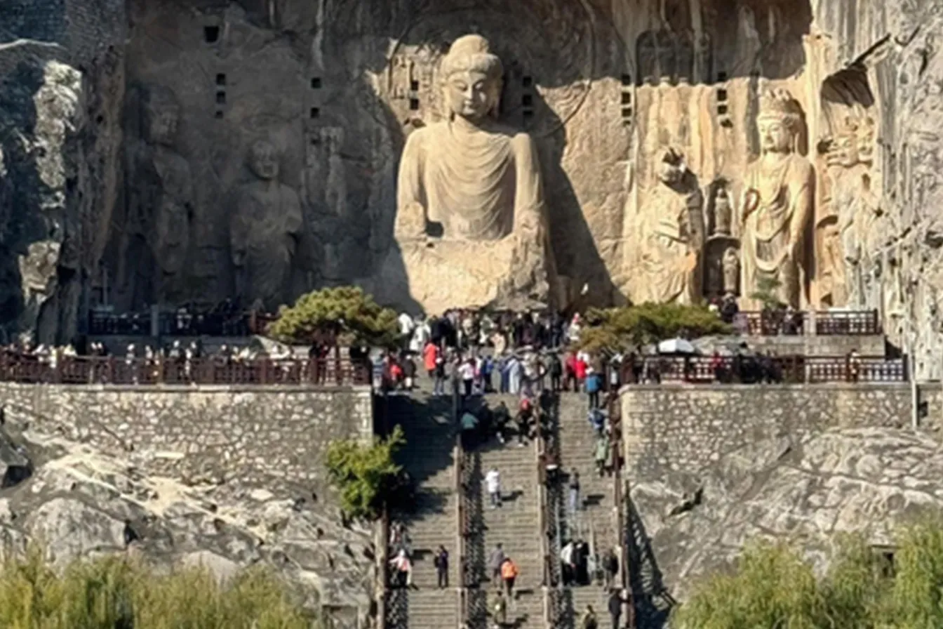 LONGMEN-GROTTOES