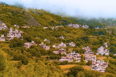 DANBA-TIBETAN-VILLAGE-LIFE-HIGH