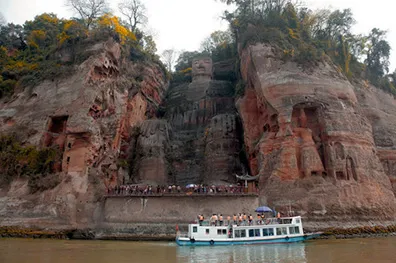 LESHAN-GIANT-BUDDHA