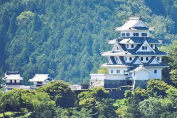 GUJO-HACHIMAN-CASTLE