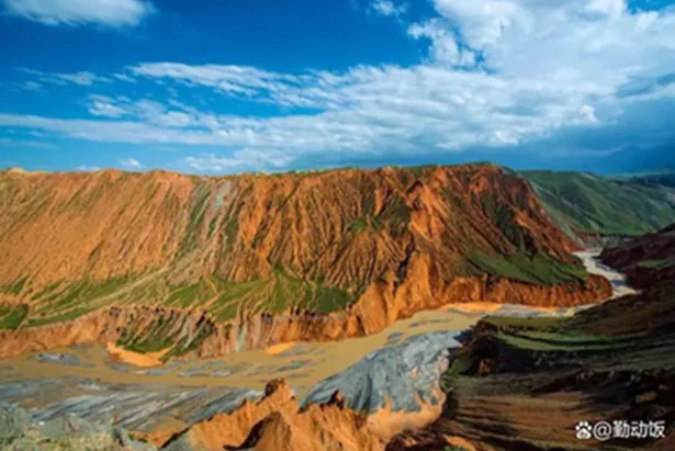 DUSHANZI-GRAND-CANYON