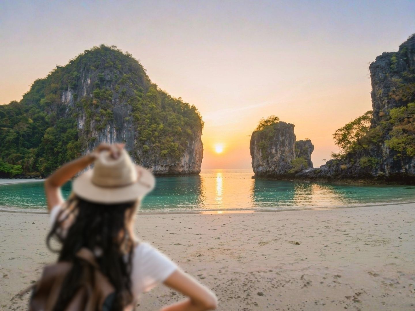 Half day Hong islands Early Bird Sunrise tour
