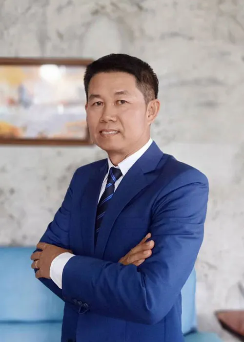 คุณพศิน-อินต๊ะกัน-ประธานบริษัท