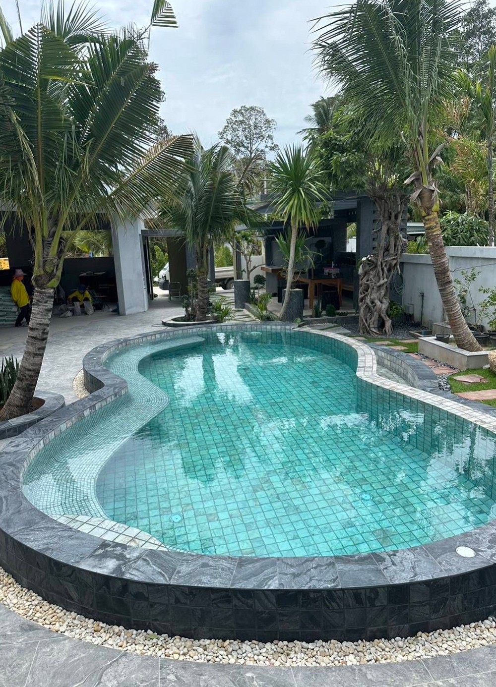 สระว่ายน้ำไวท์โรซี่2