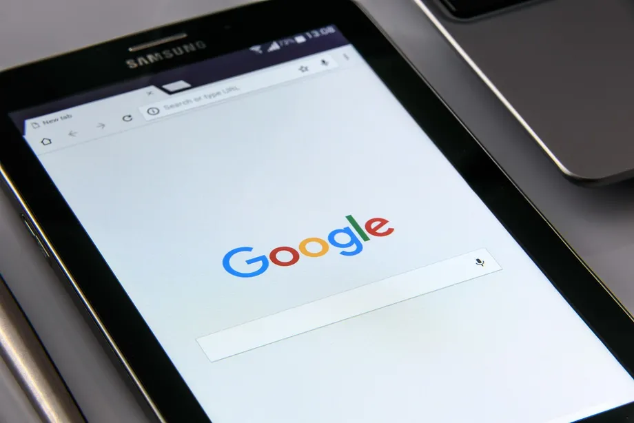 google-on-your-smartphone-17963371280