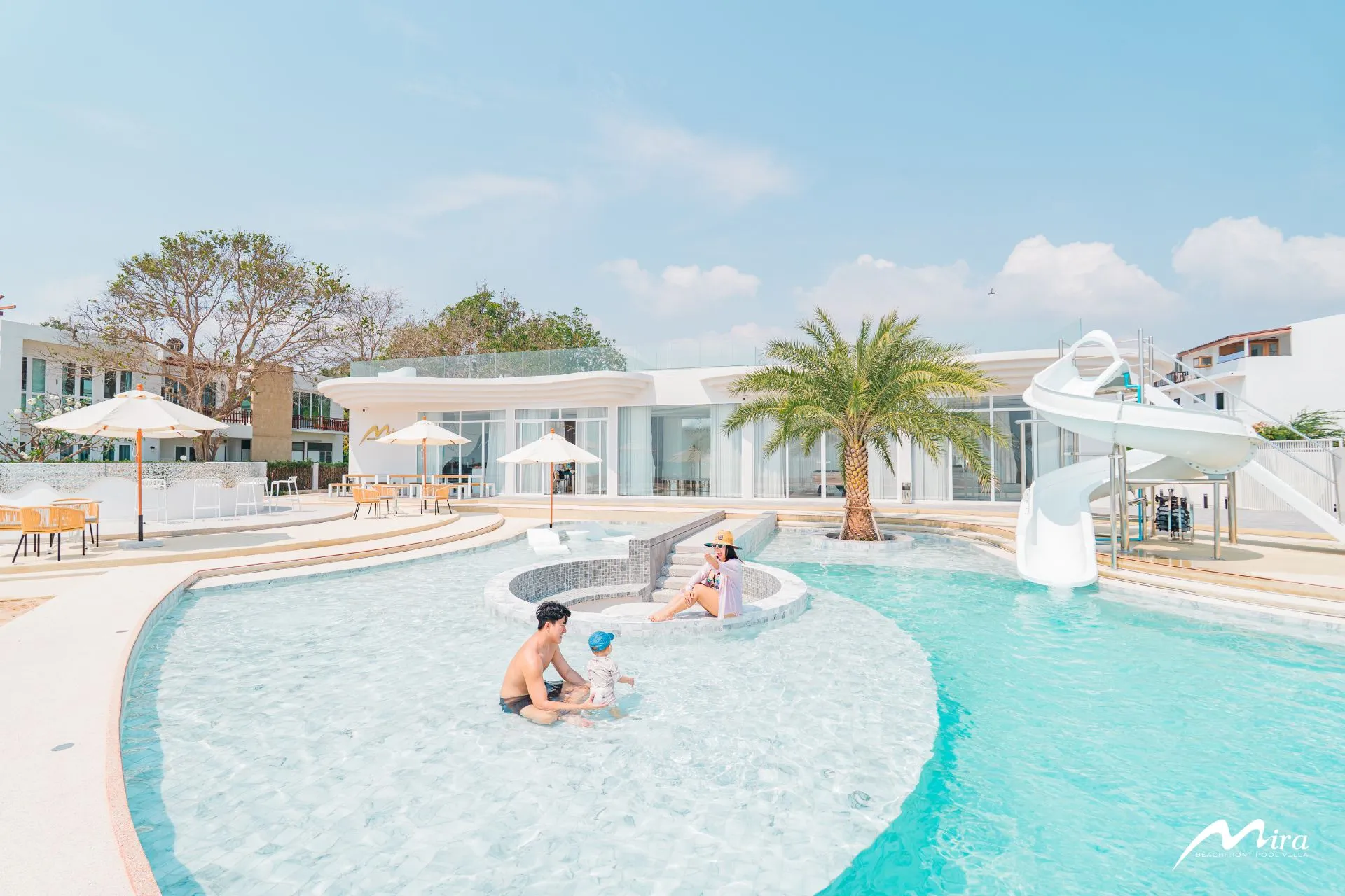 Mira Beachfront Pool Villa Cha-am l MR-C