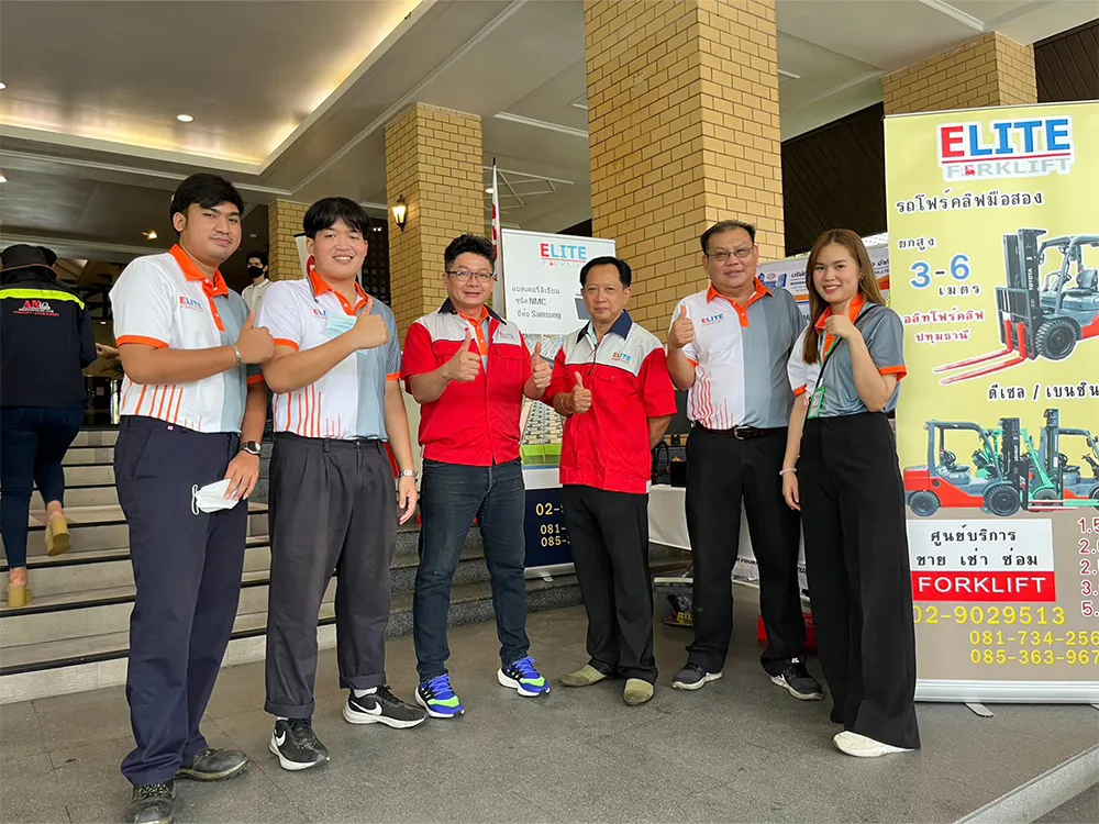 ออกบูธชมรมโฟร์คลิฟ(FORKLIF(3)