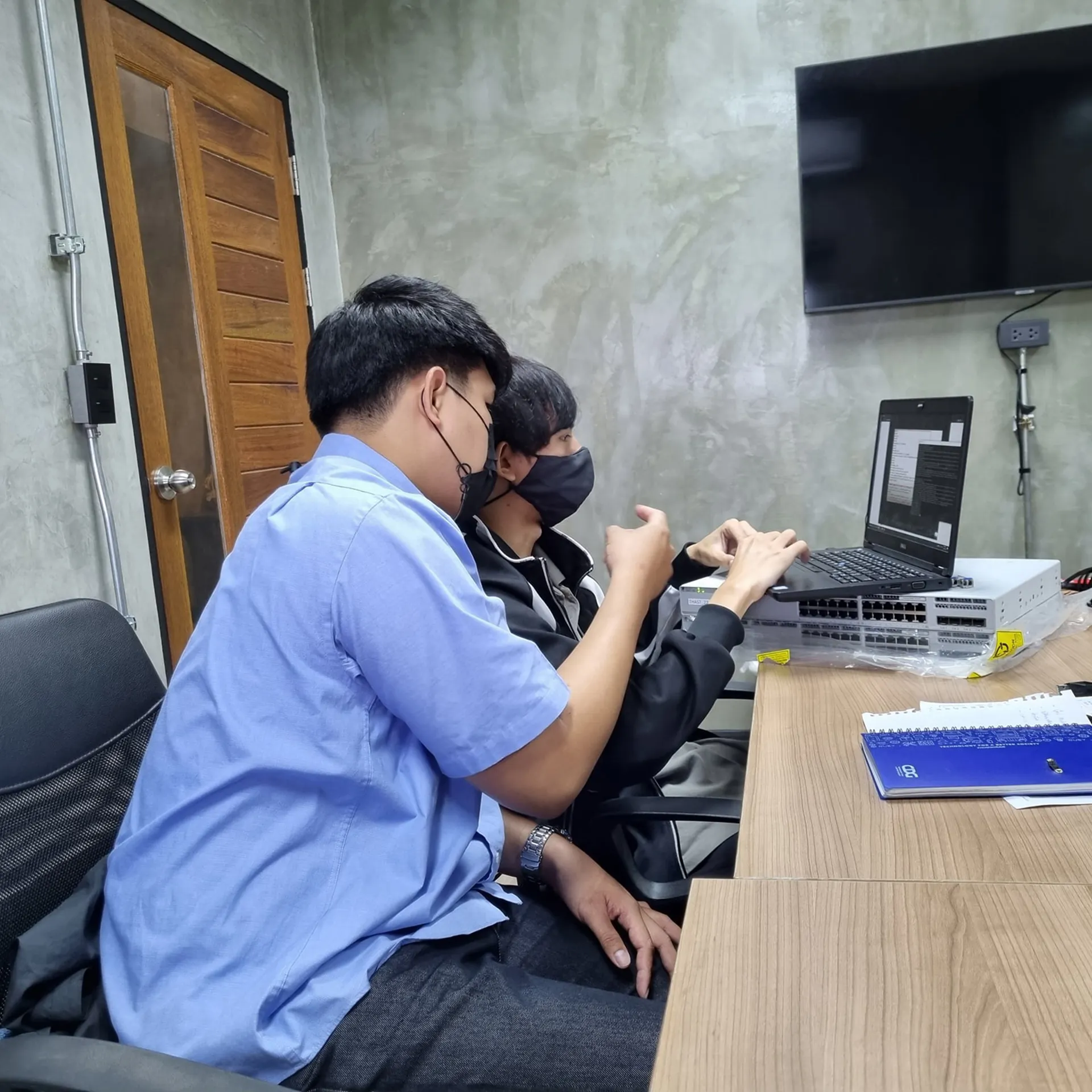 เตรียมอุปกรณ์-Switch-และ-Access-Point--(1)