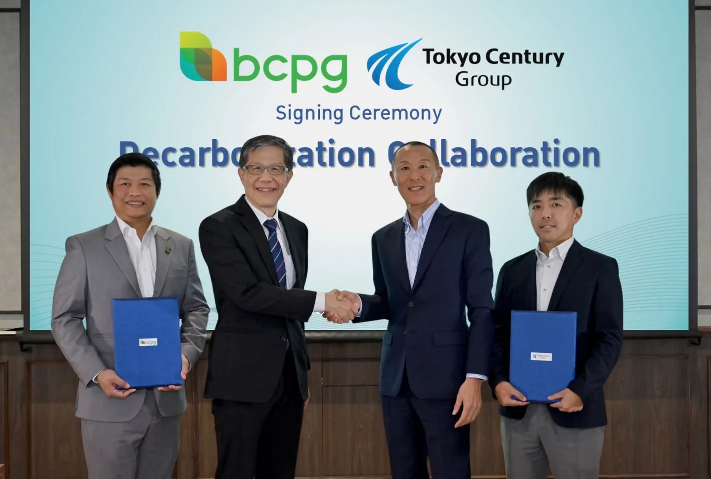 ร่างบ่าวBCPGmouTccarบริการเช่ารถคาร์บอนต่ำ-CMCeditGTN
