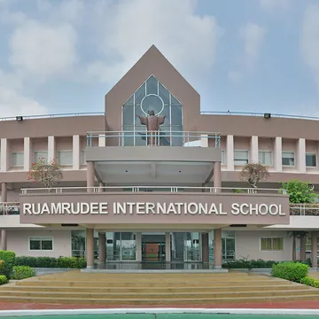 risinternationalschool