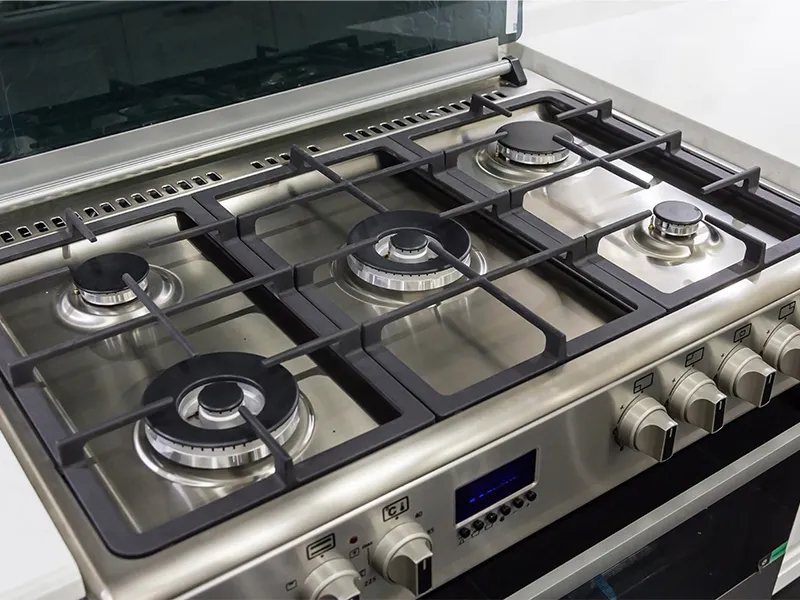 closeup-brand-new-modern-gas-stove-countertop-contemporary-modern-home-kitchen