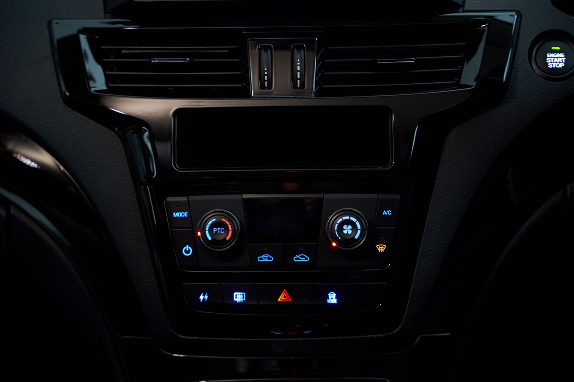 Interior111
