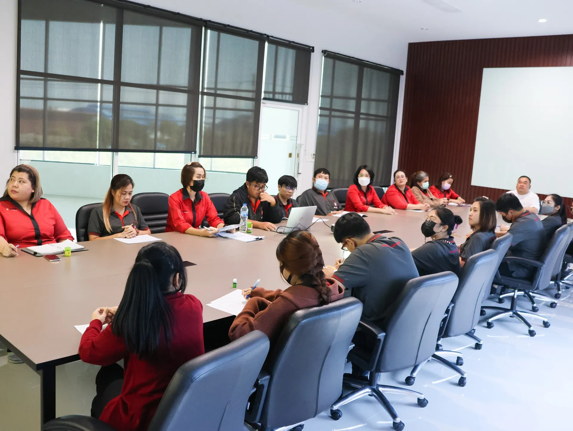 บรรยากาศการประชุมติดตาม-(1)