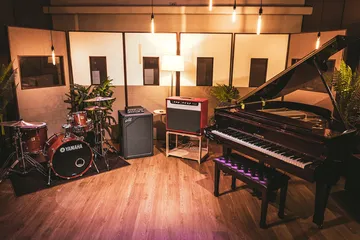 Live-Room-1