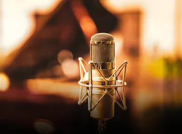 Microphones-&-Equipments