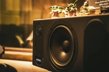 speakers1