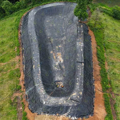 Installation-HDPE-1.0mm-GEOTEXTILE-GT200-4800sqm 9