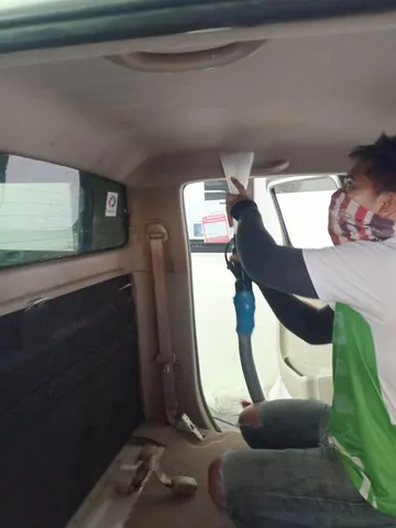 Car-seat-cleaning2