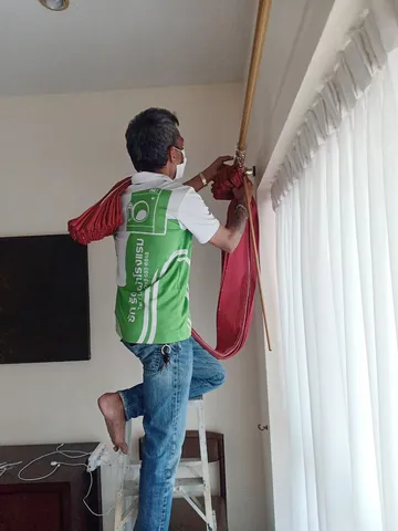 Curtain-Cleaning1
