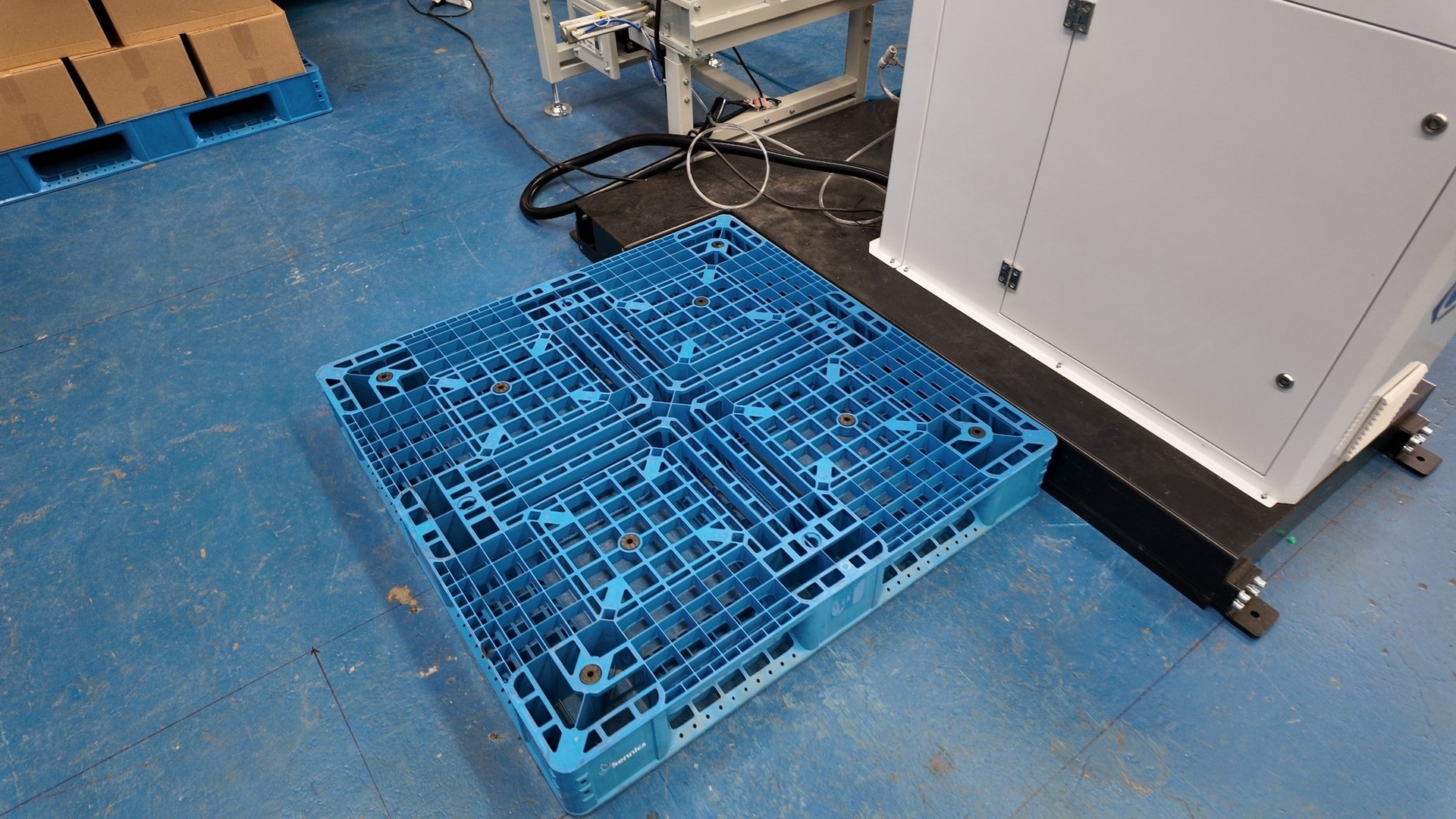 PSUpalletunder2000px