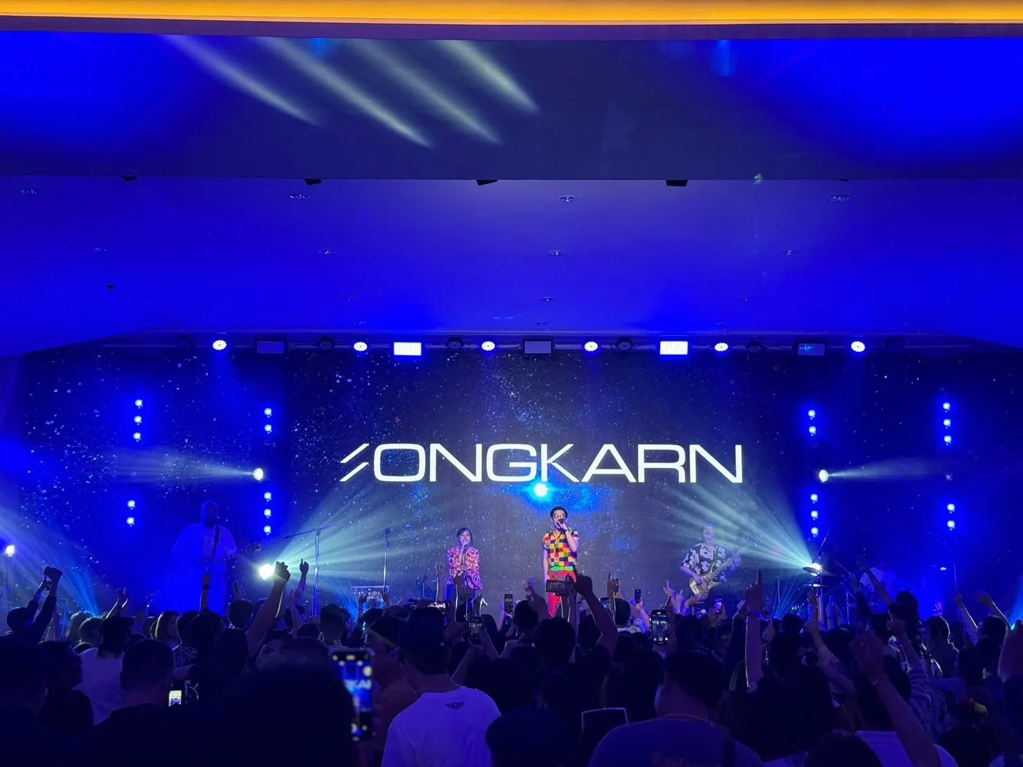 สถานที่จัดงานเลี้ยงบริษัทพร้อมเวทีและระบบไฟมืออาชีพ