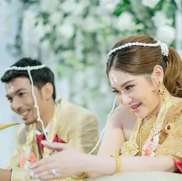 พิธีเช้าพร้อมฉลองเที่ยง