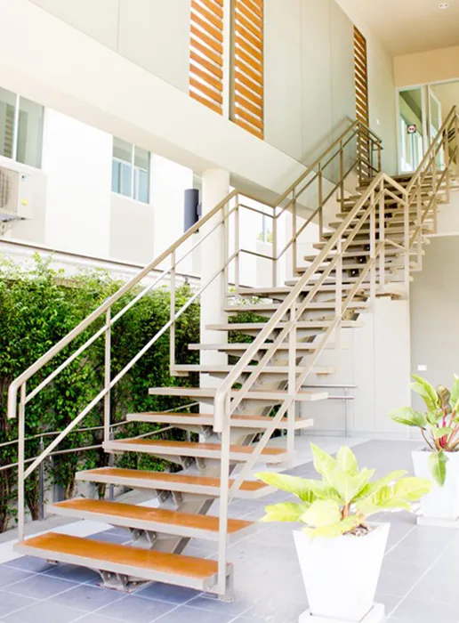 thaistair1