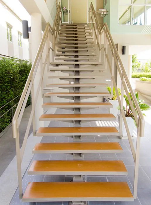 thaistair2