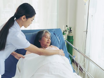 2-ผู้ป่วยพักฟื้นหลังการผ่าตัด