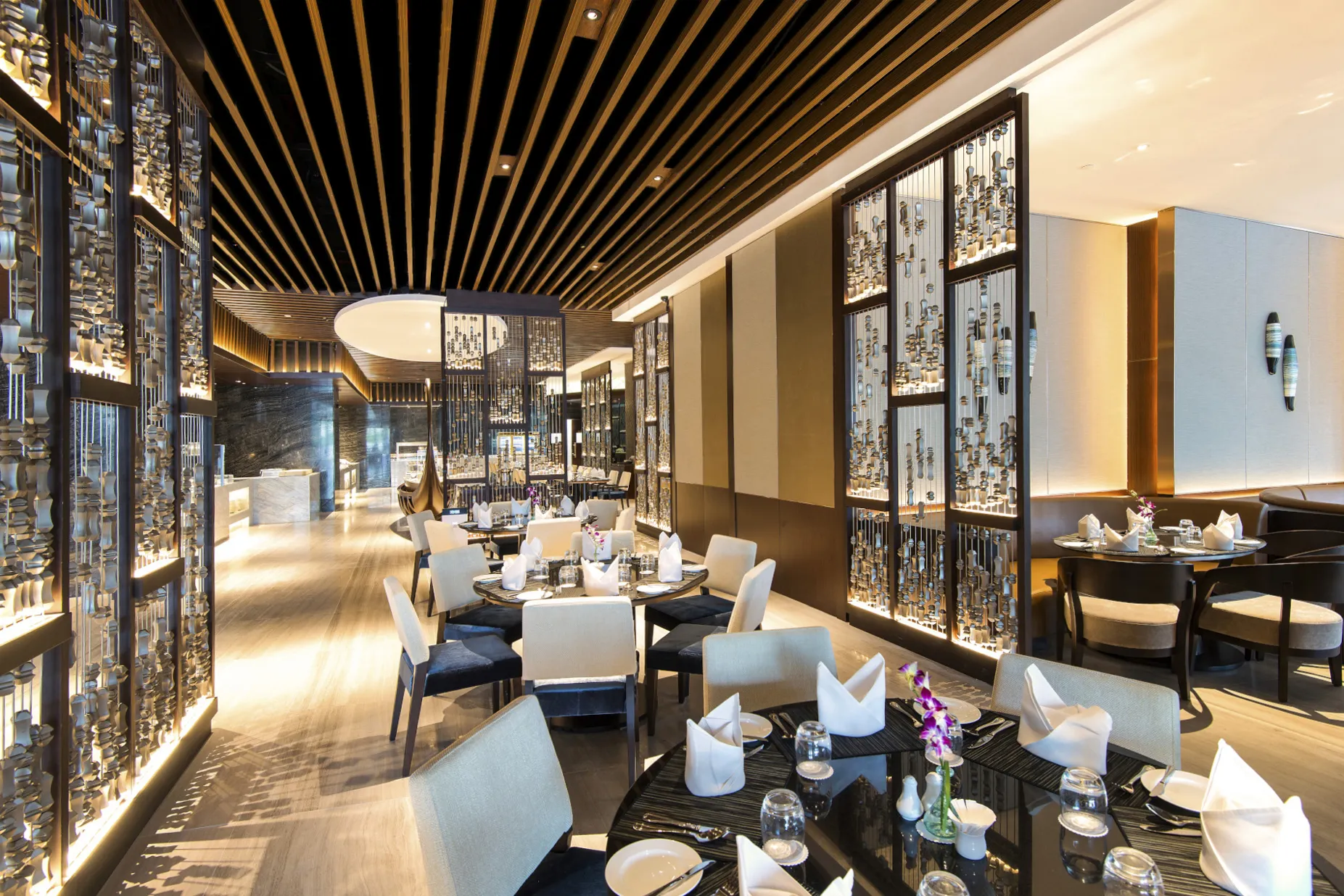WebD'CuisineAllDayDiningRestaurantSeatingArea