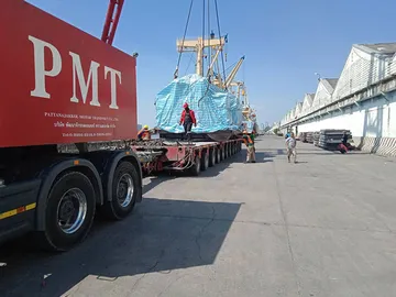 Unloading-on-port