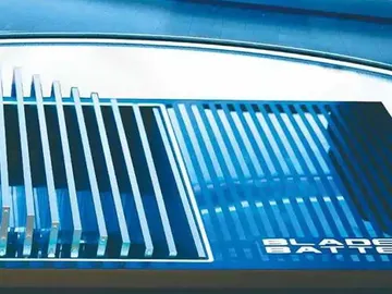 ร่วมขับเคลื่อน-การขับรถ-EV-ไปกับ-RÊVERLUTION