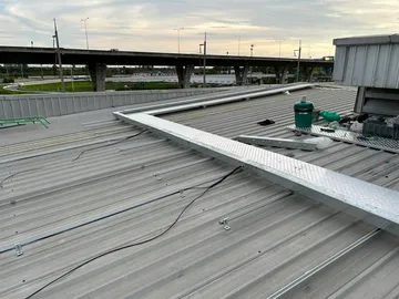 3977050