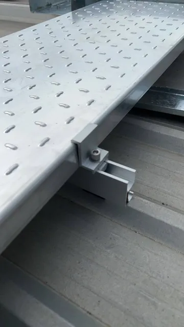 3977070