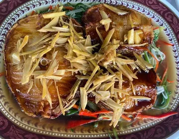 เนื้อปลาเก๋าผัดขึ้นฉ่าย