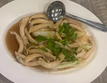 เอ็นหอยผัดหน่อไม้กระป๋อง