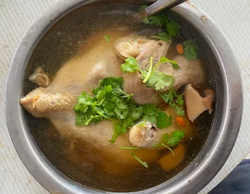 ไก่ตุ๋นบ๊วย