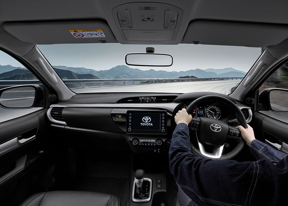 Hiluxrevovpre-runner(4)