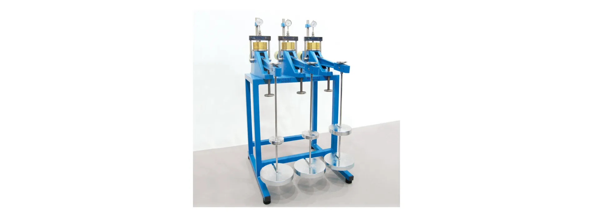 UTS-03002