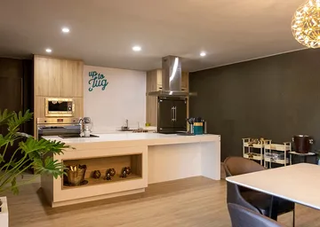 6-Hospitality